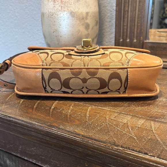 Vintage Coach Crossbody Bag (Circa 2007) - Picture 6 of 11